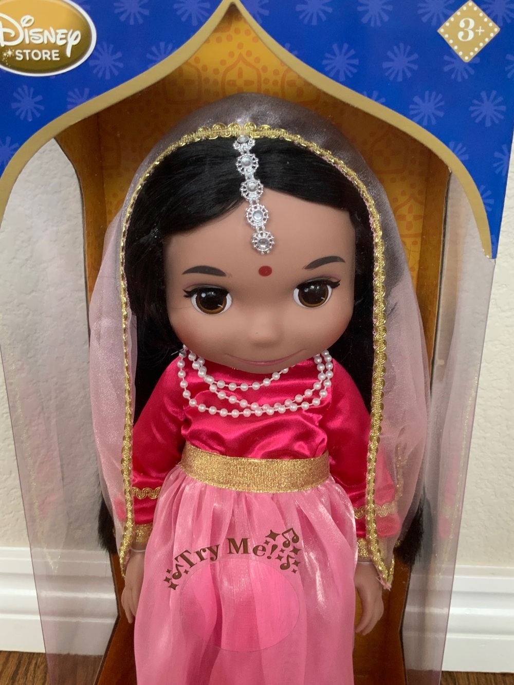 Disney India It’s a Small World Animator’s Collection Singing Doll New in Box - Picture 3 of 12